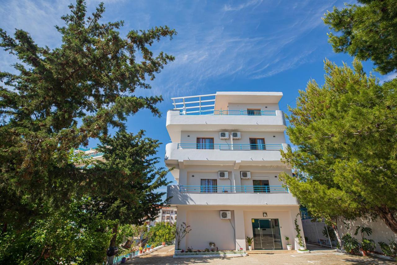 Villa Gaudium Radhime Exterior photo