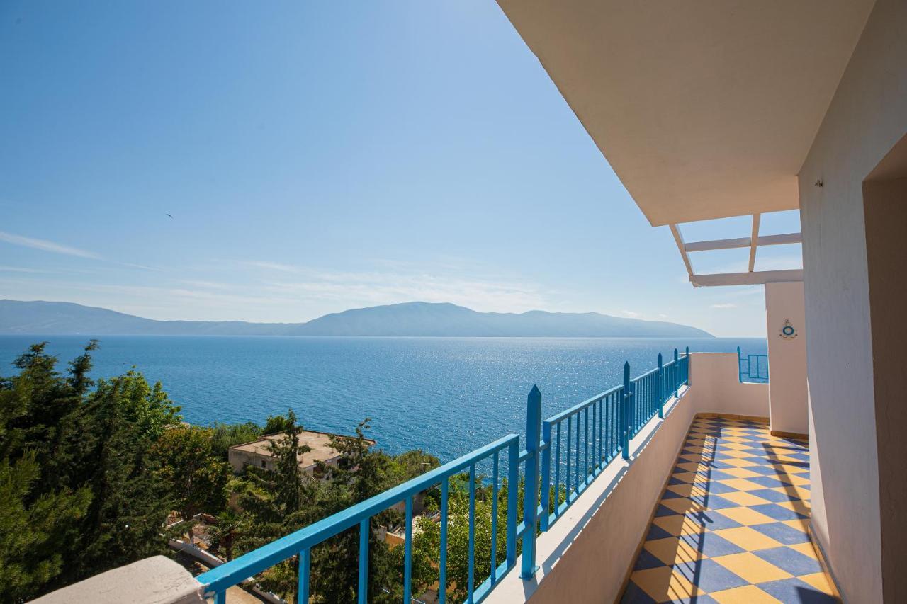 Villa Gaudium Radhime Exterior photo