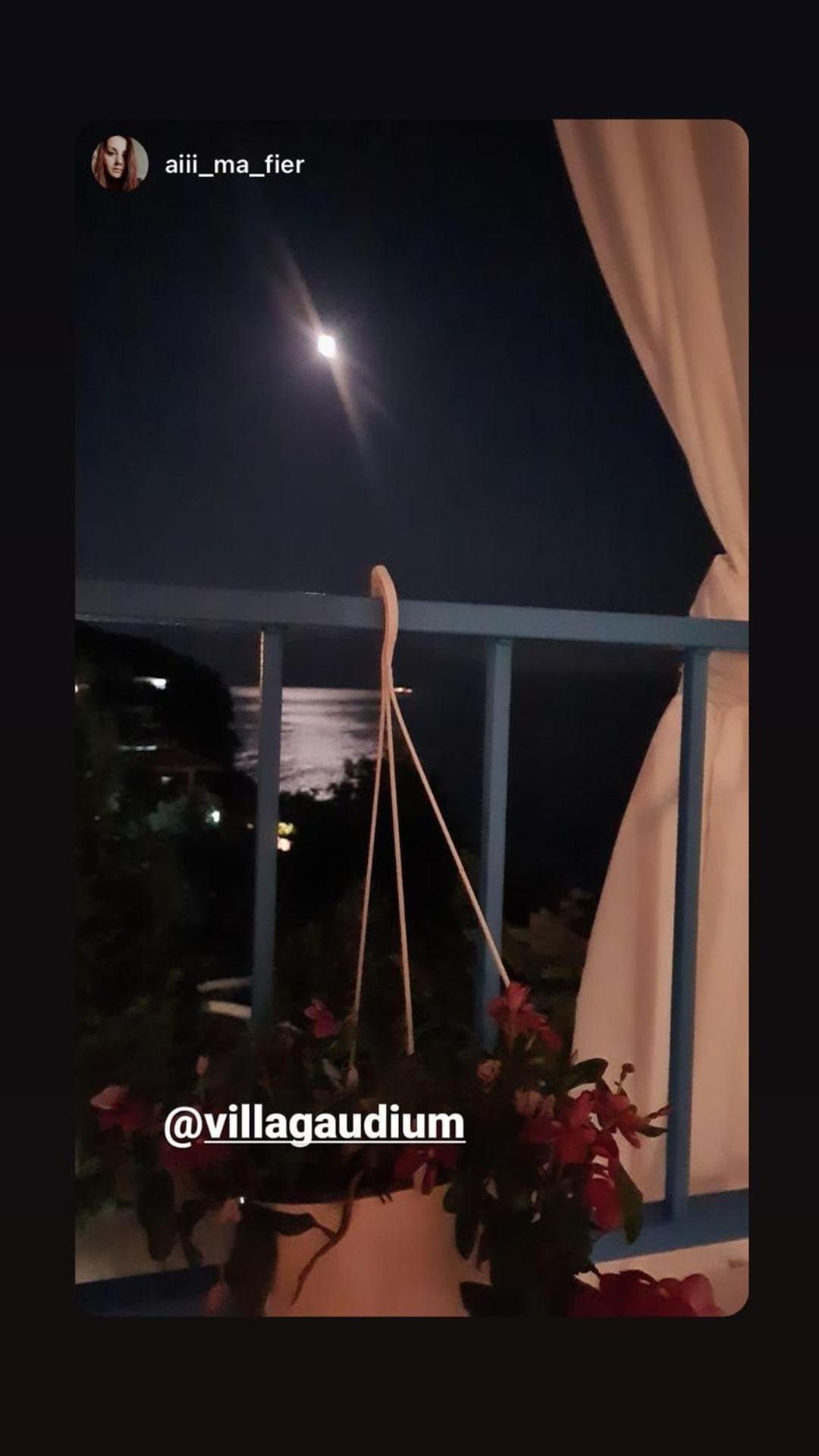 Villa Gaudium Radhime Exterior photo